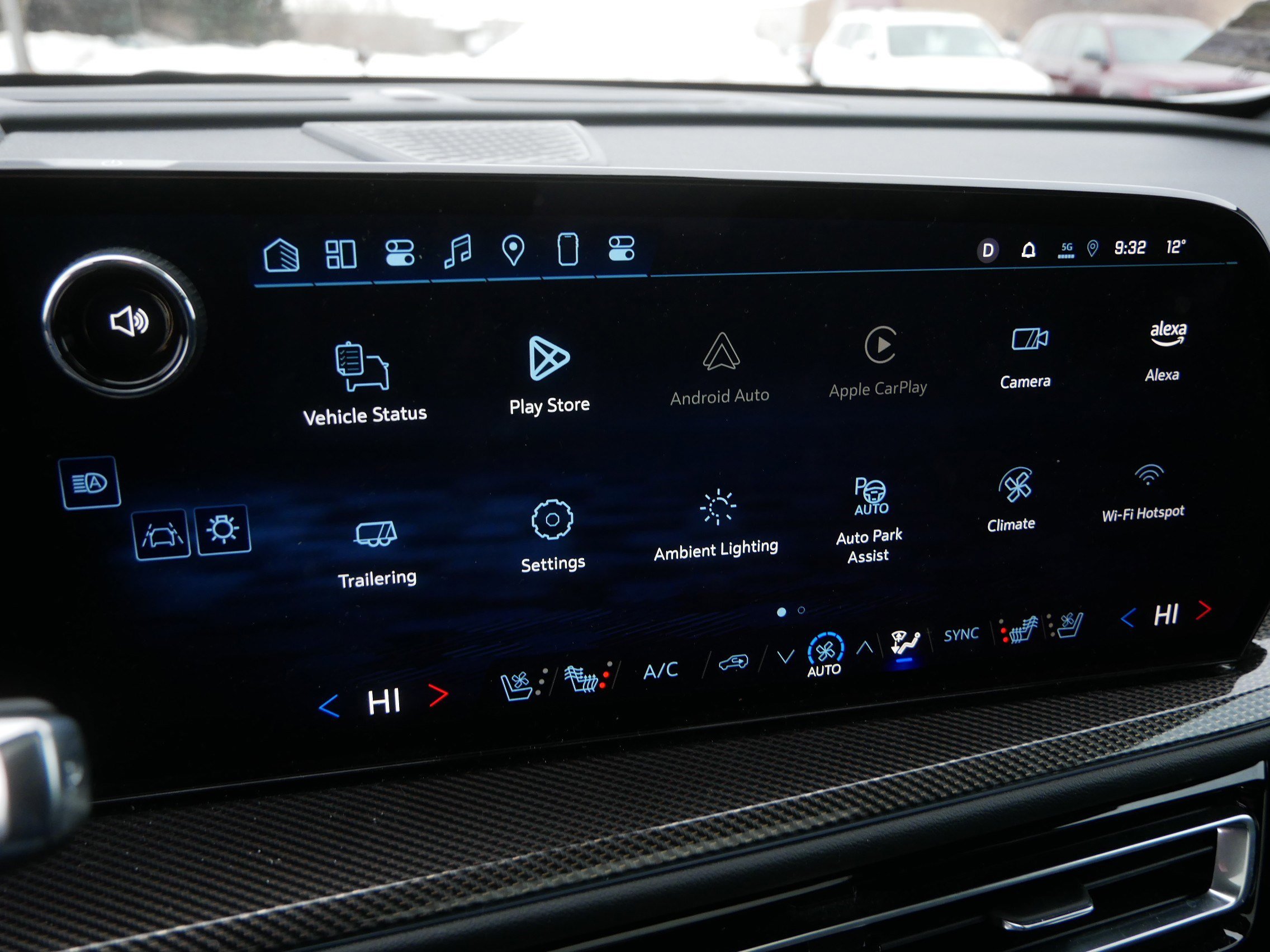 Used 2025 Chevrolet Traverse High Country image 30