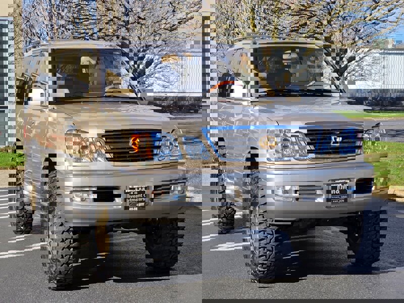 Used 2000 Lexus LX 470 4WD image 2