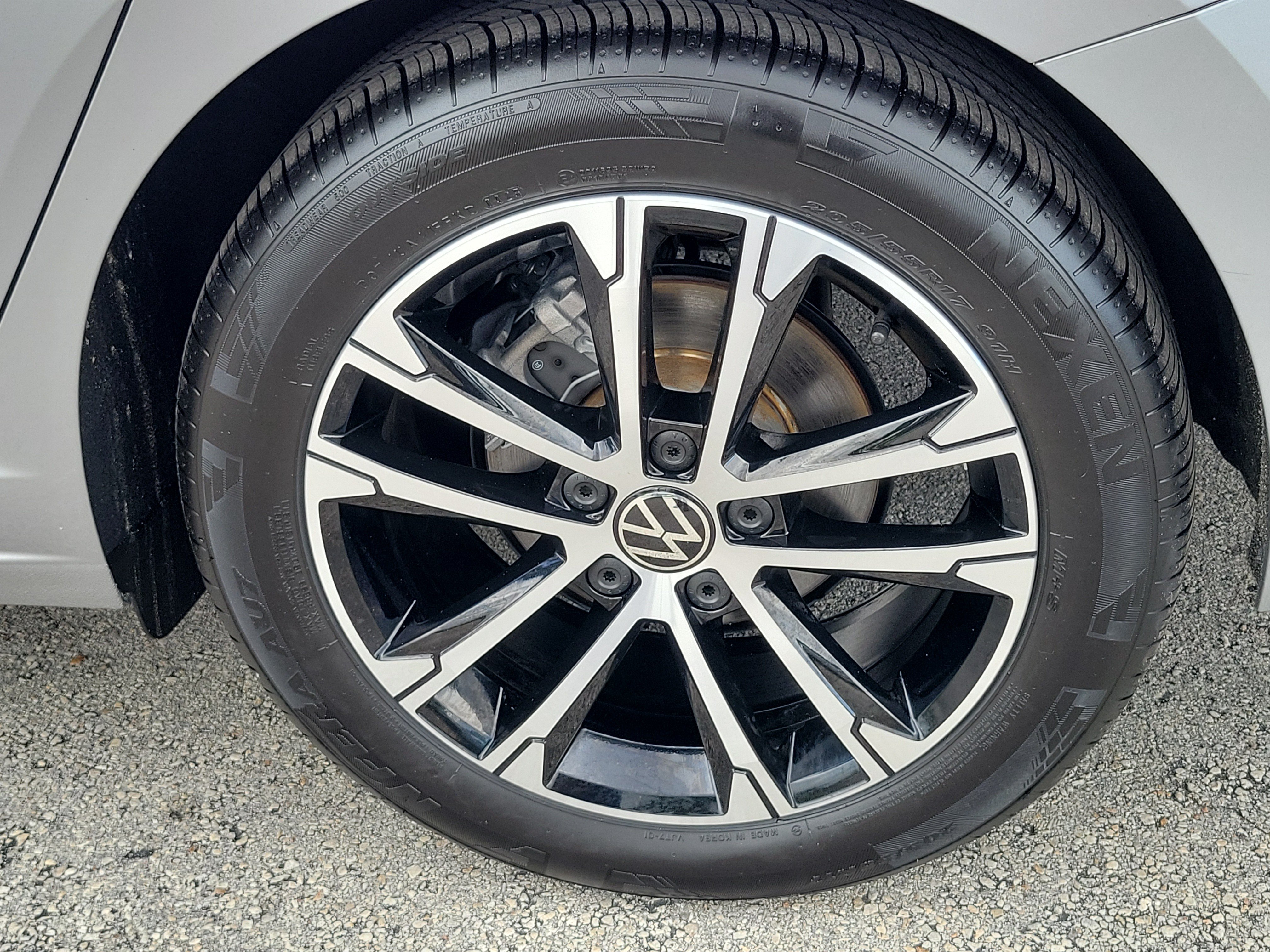 Used 2026 Volkswagen Jetta Sport FWD image 29