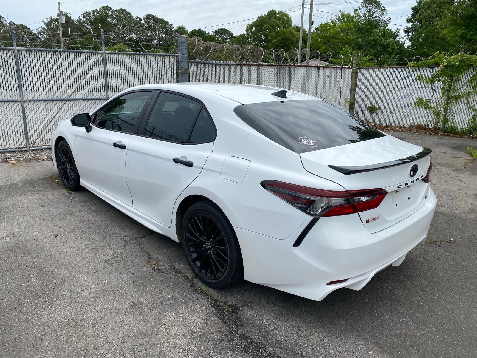 Used 2022 Toyota Camry SE w/ Convenience Package FWD image 2
