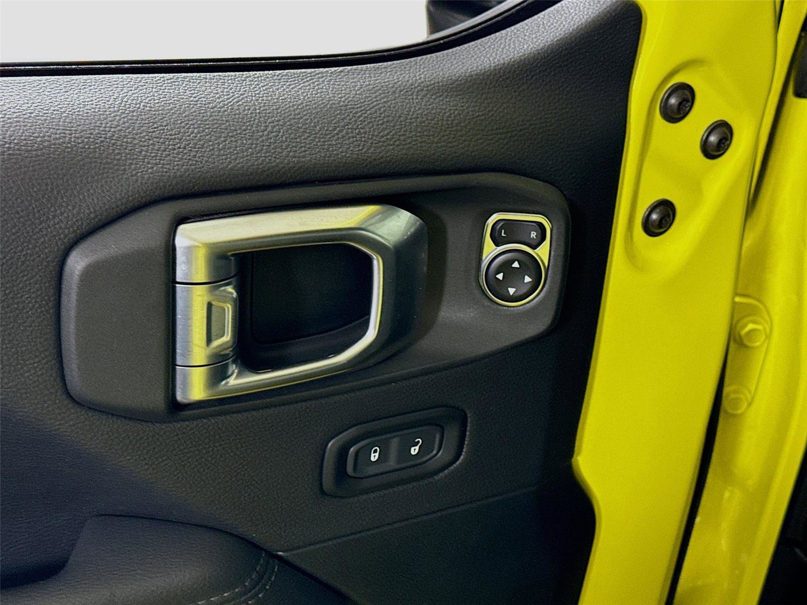 Used 2023 Jeep Wrangler Unlimited Sahara image 12