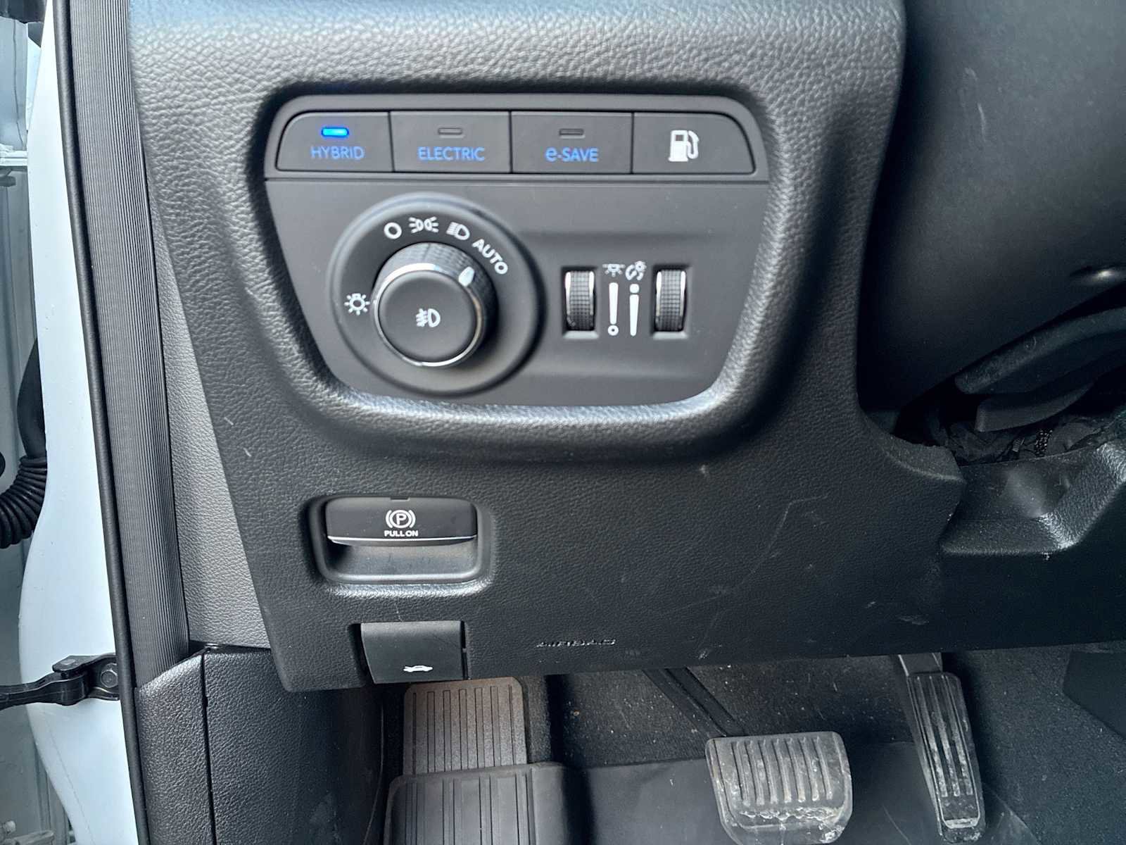 Used 2022 Jeep Grand Cherokee Limited 4xe image 18