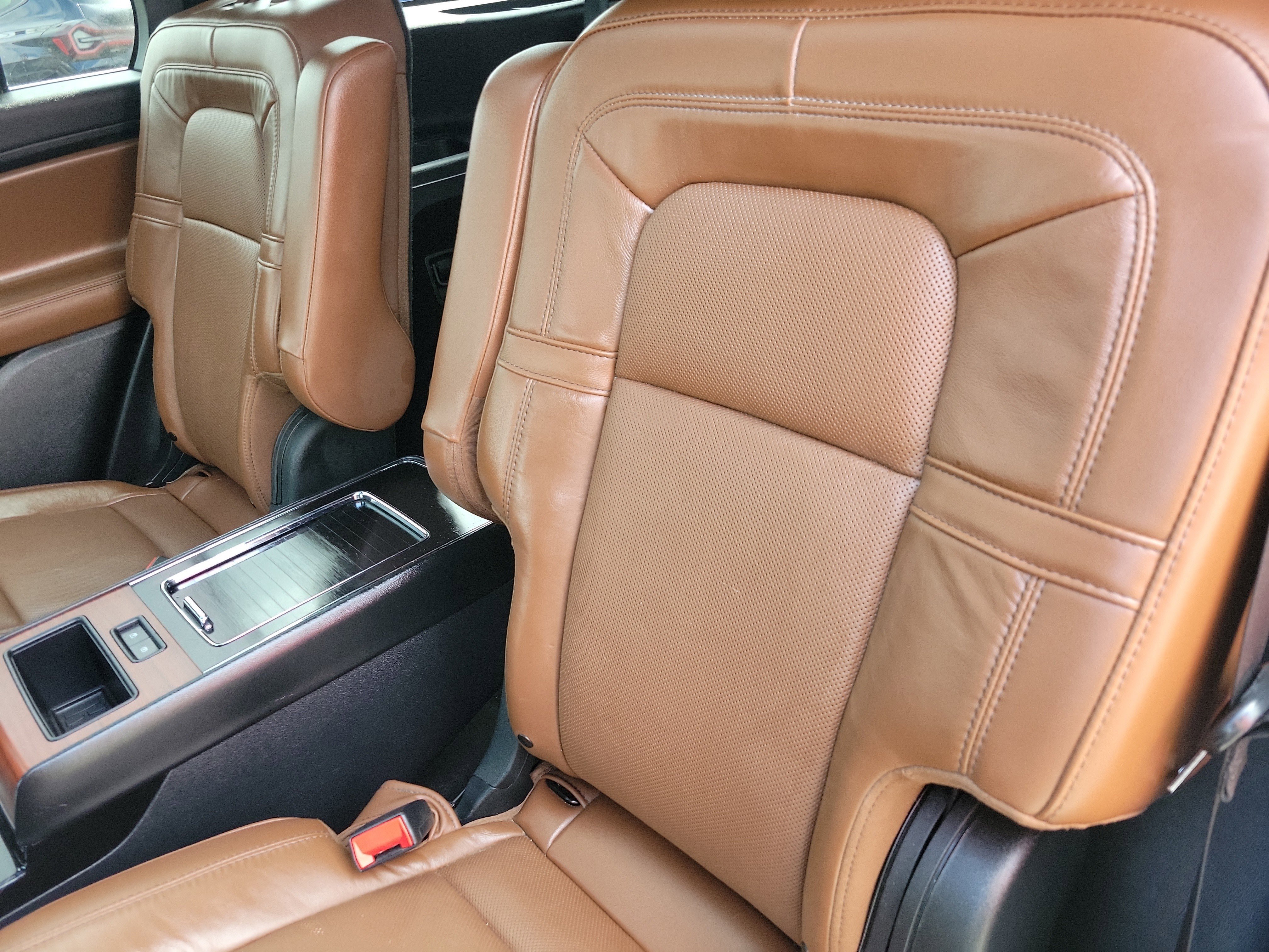 Used 2023 Lincoln Aviator Reserve w/ Equipment Group 201A image 9