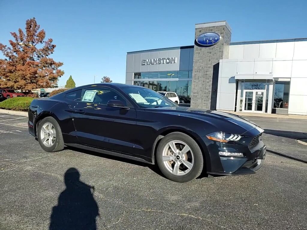 Used 2022 Ford Mustang Coupe image 2