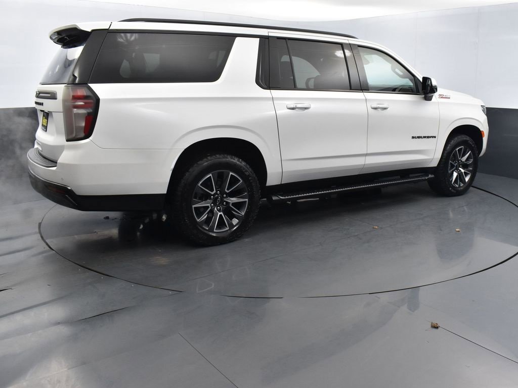Used 2022 Chevrolet Suburban Z71 w/ Luxury Package image 4
