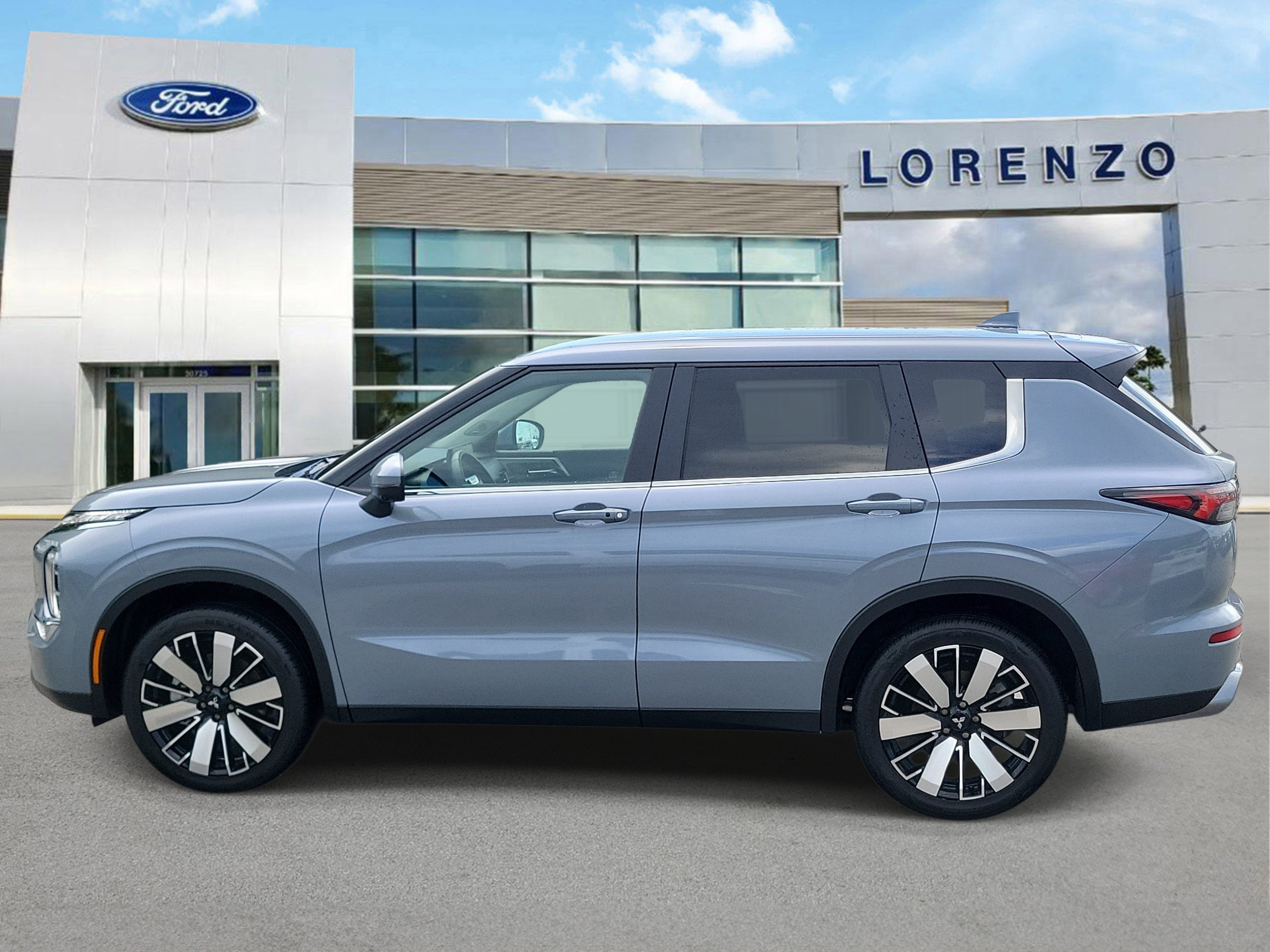 Used 2025 Mitsubishi Outlander SE FWD image 8