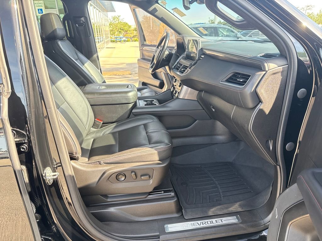 Used 2021 Chevrolet Tahoe RST w/ Luxury Package RWD image 31