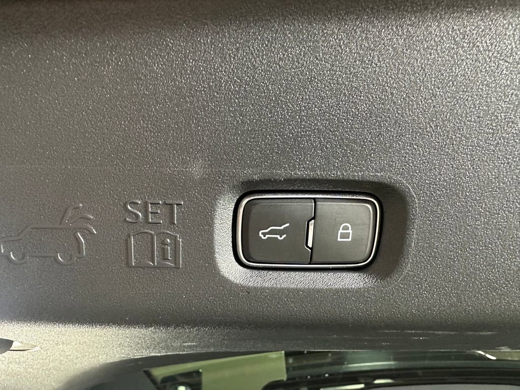 Used 2025 Ford Expedition Tremor AWD/4WD image 10