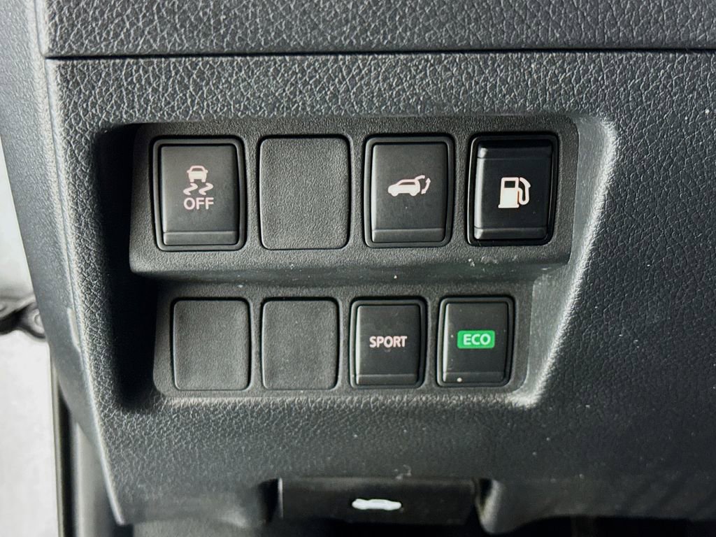 Used 2018 Nissan Rogue SV image 10