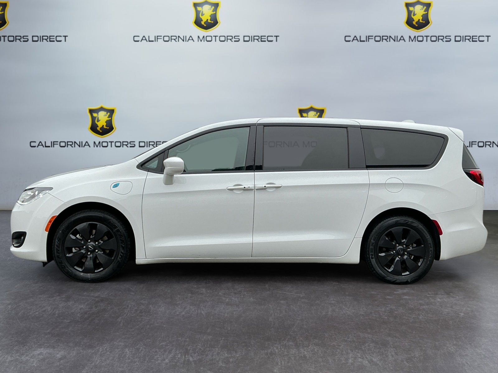 Used 2020 Chrysler Pacifica Touring w/ S Appearance Package image 8