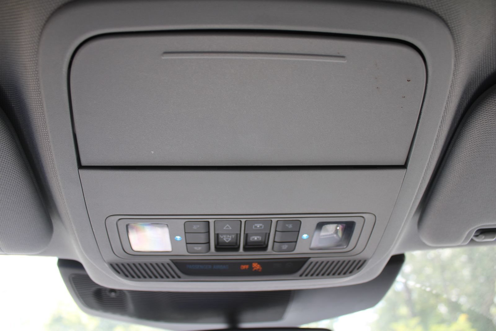 Used 2022 Ford Explorer XLT w/ Equipment Group 202A AWD/4WD image 52