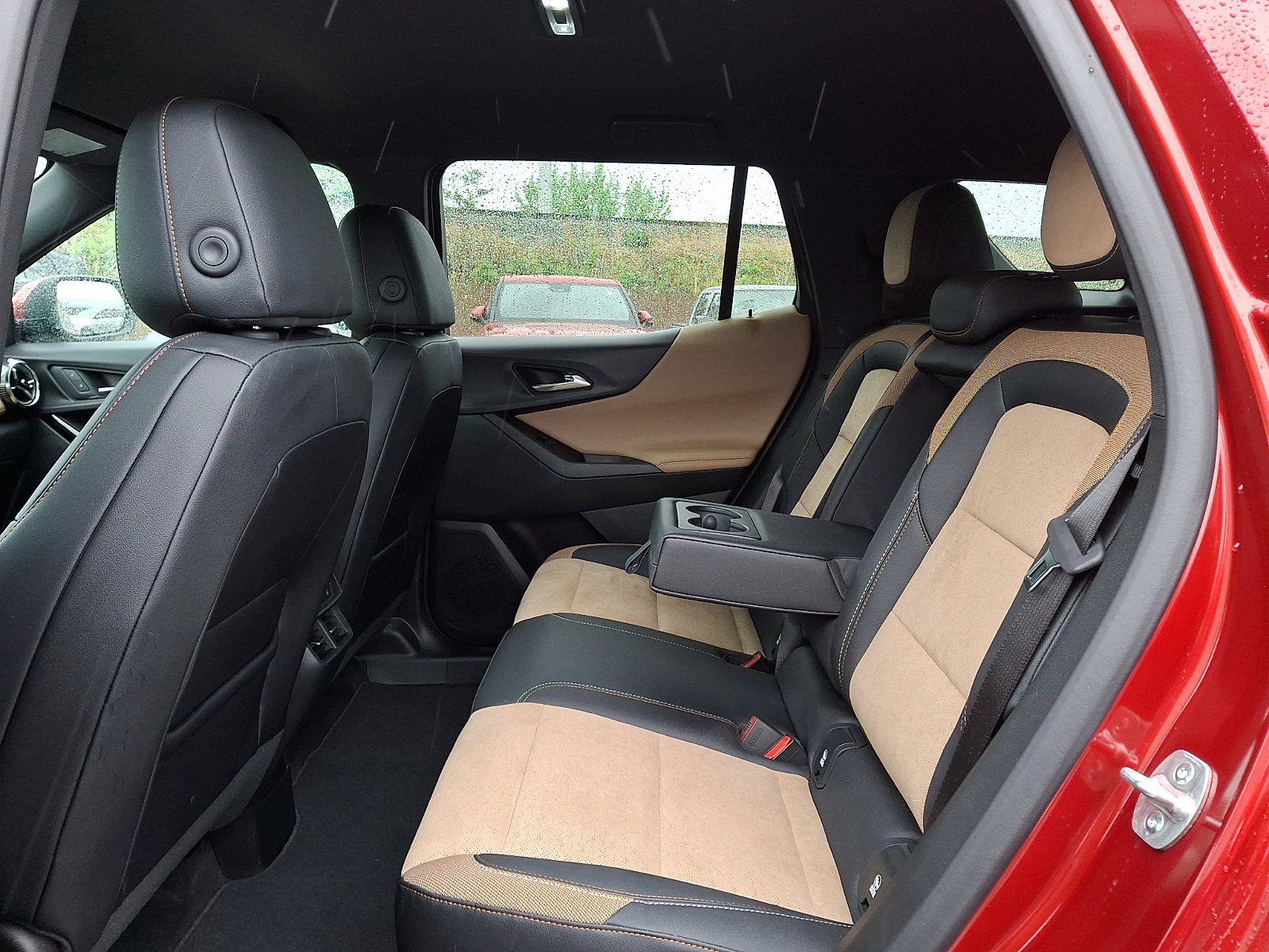 Used 2025 Chevrolet Equinox ACTIV w/ Safety and Technology Package FWD image 10