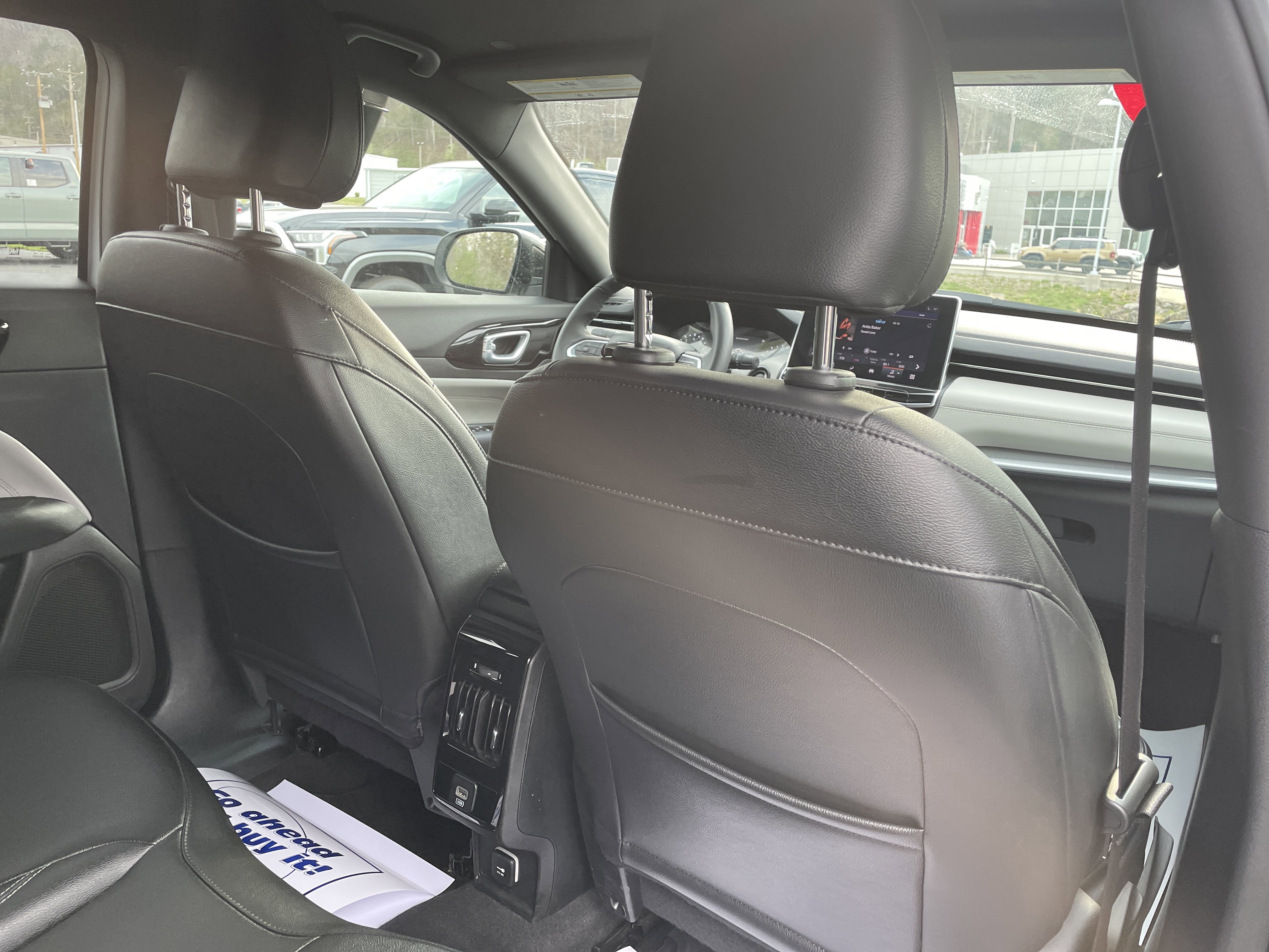 Used 2025 Jeep Compass Limited image 23