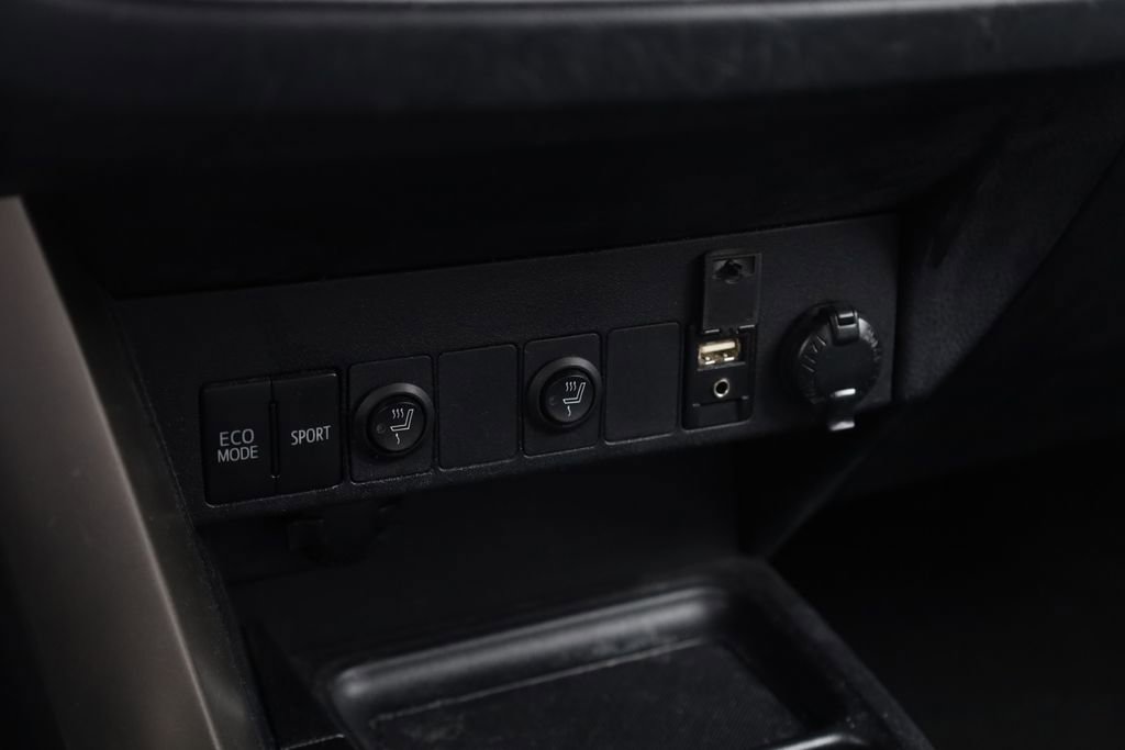 Used 2015 Toyota RAV4 LE image 14
