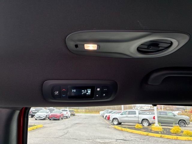 New 2026 Chrysler Pacifica Select image 23