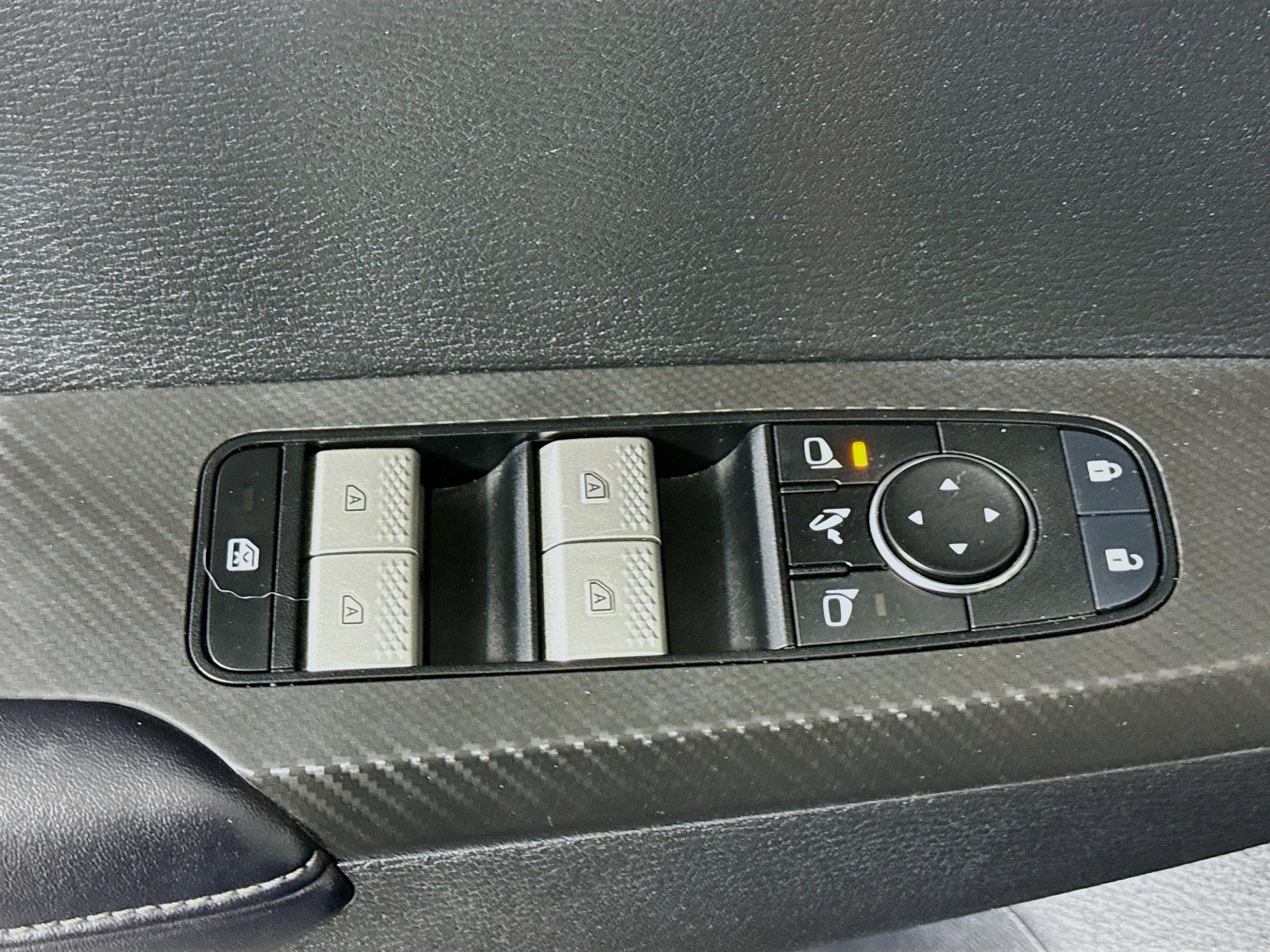 Used 2024 Mitsubishi Outlander SE Black Edition image 24