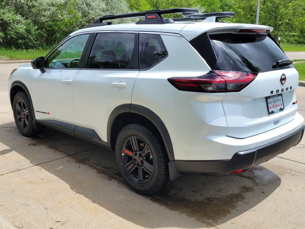 New 2026 Nissan Rogue SV w/ Rock Creek Premium Package AWD/4WD image 4