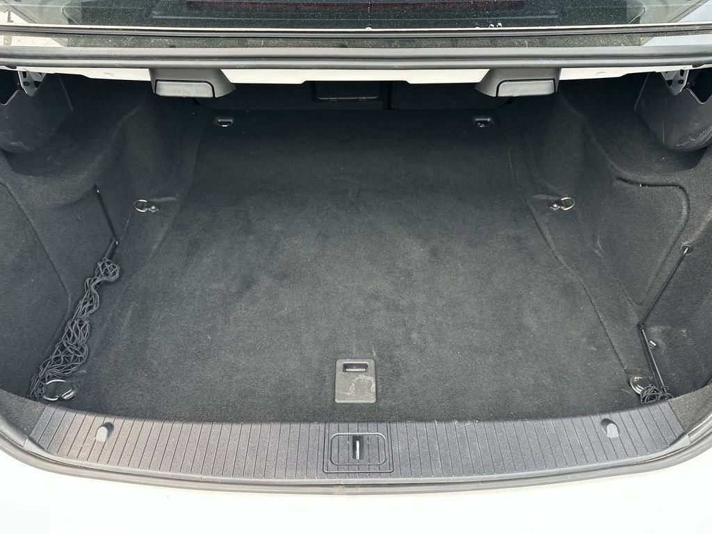Used 2014 Mercedes-Benz E 350 4MATIC Sedan image 10