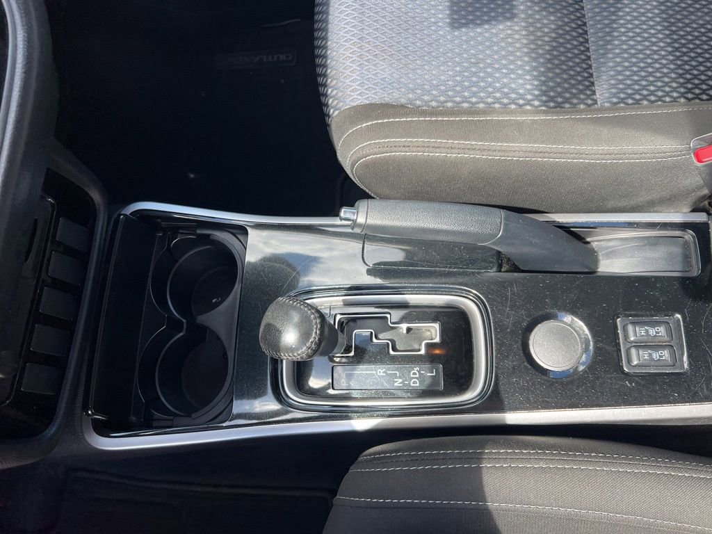 Used 2017 Mitsubishi Outlander SE image 34