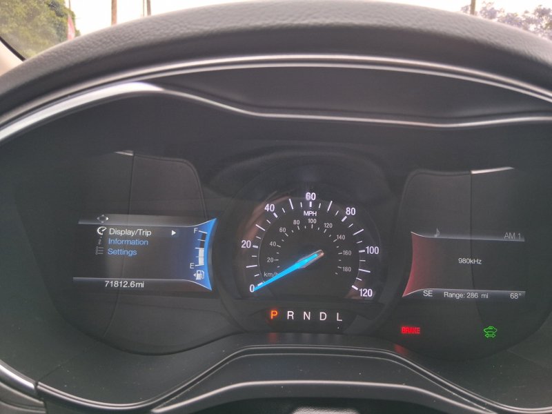 Used 2019 Ford Fusion SE FWD image 11