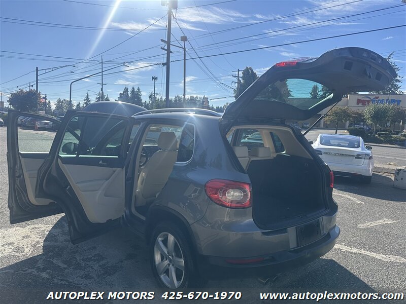 Used 2010 Volkswagen Tiguan S AWD/4WD image 4