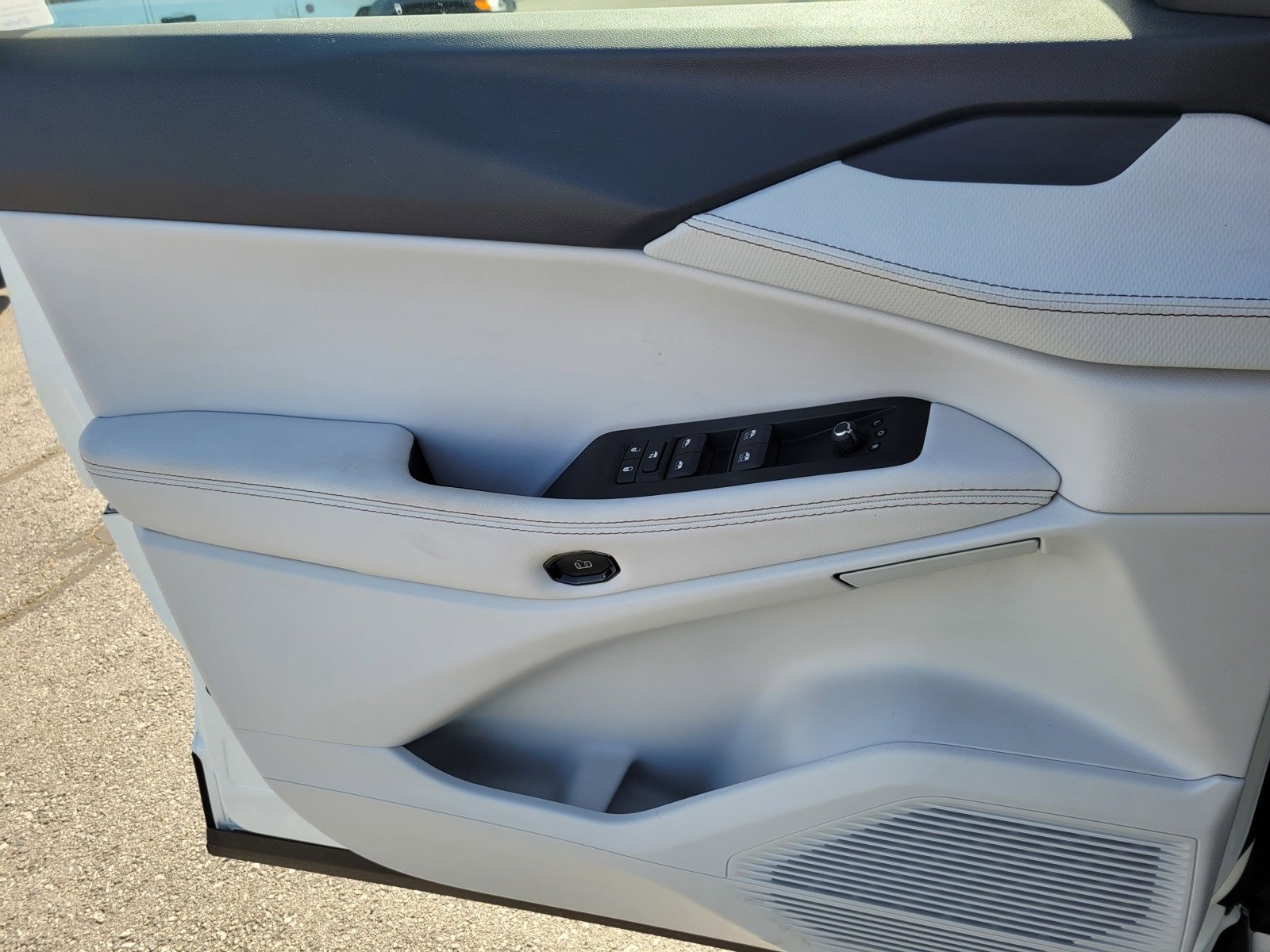 New 2026 Jeep Cherokee Limited image 25