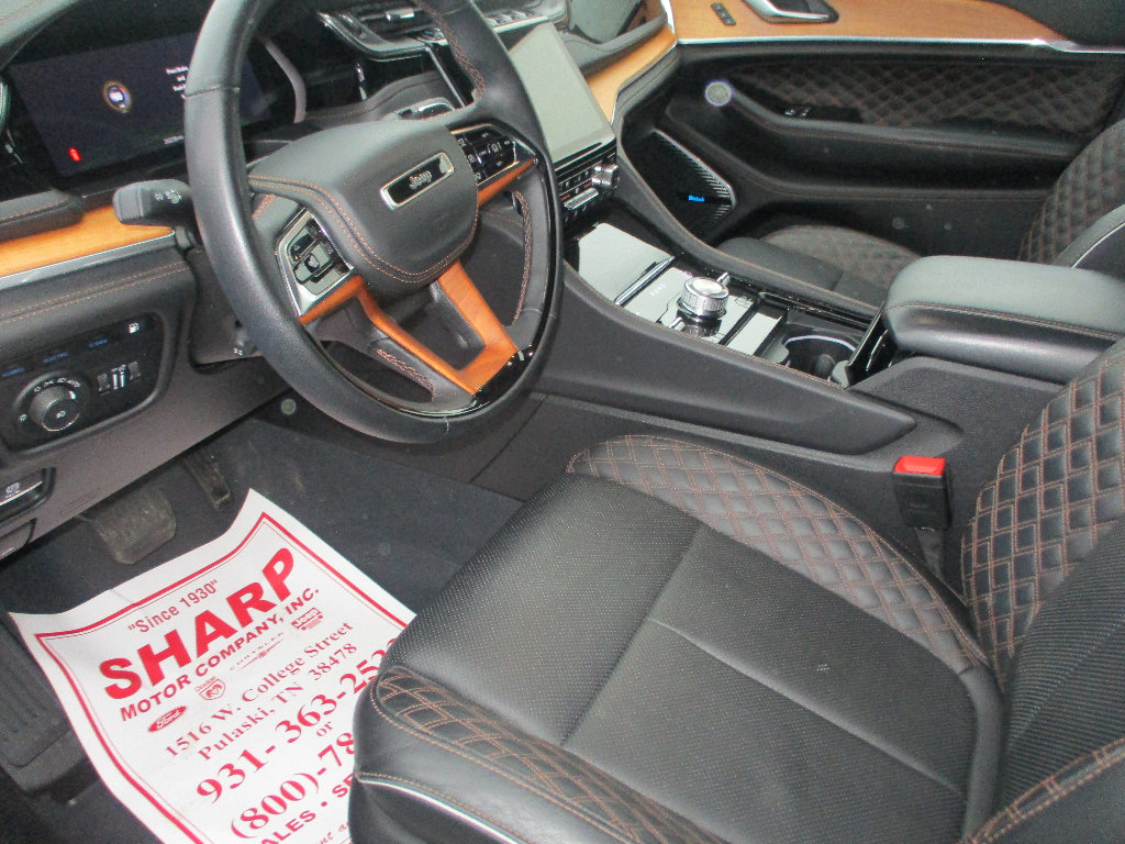 Certified 2023 Jeep Grand Cherokee Summit image 4