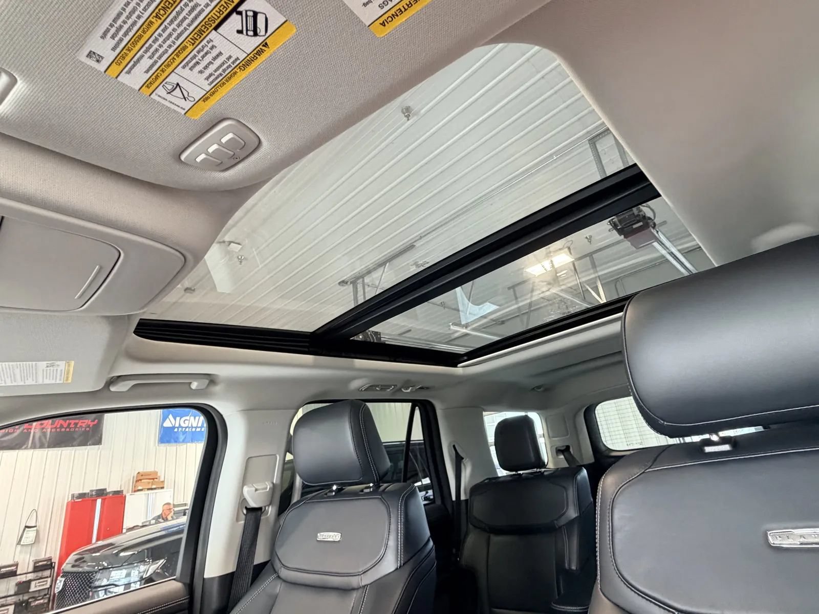 Used 2025 Ford Expedition Platinum AWD/4WD image 46