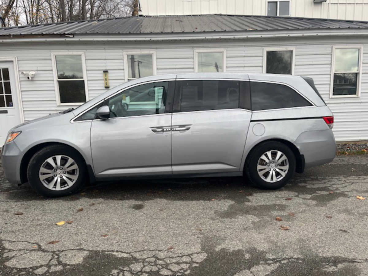 Used 2017 Honda Odyssey EX-L image 2