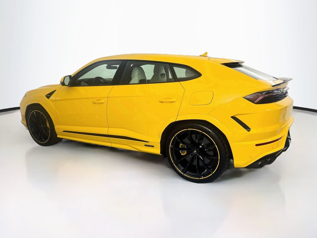 Used 2026 Lamborghini Urus SE AWD/4WD image 7