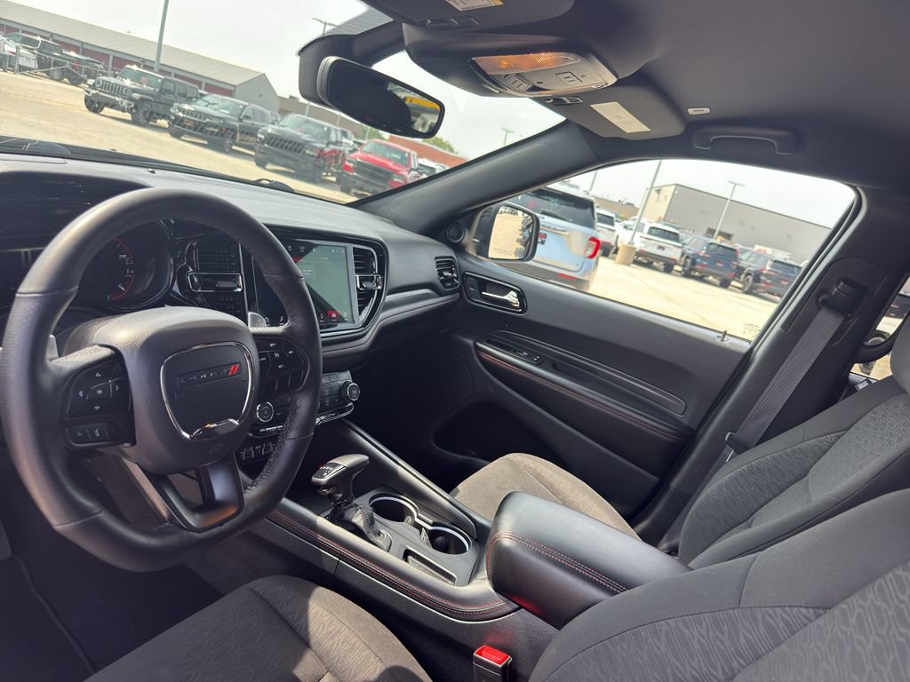 Used 2025 Dodge Durango GT w/ Blacktop Package AWD/4WD image 26