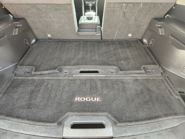 Used 2016 Nissan Rogue SV FWD image 33
