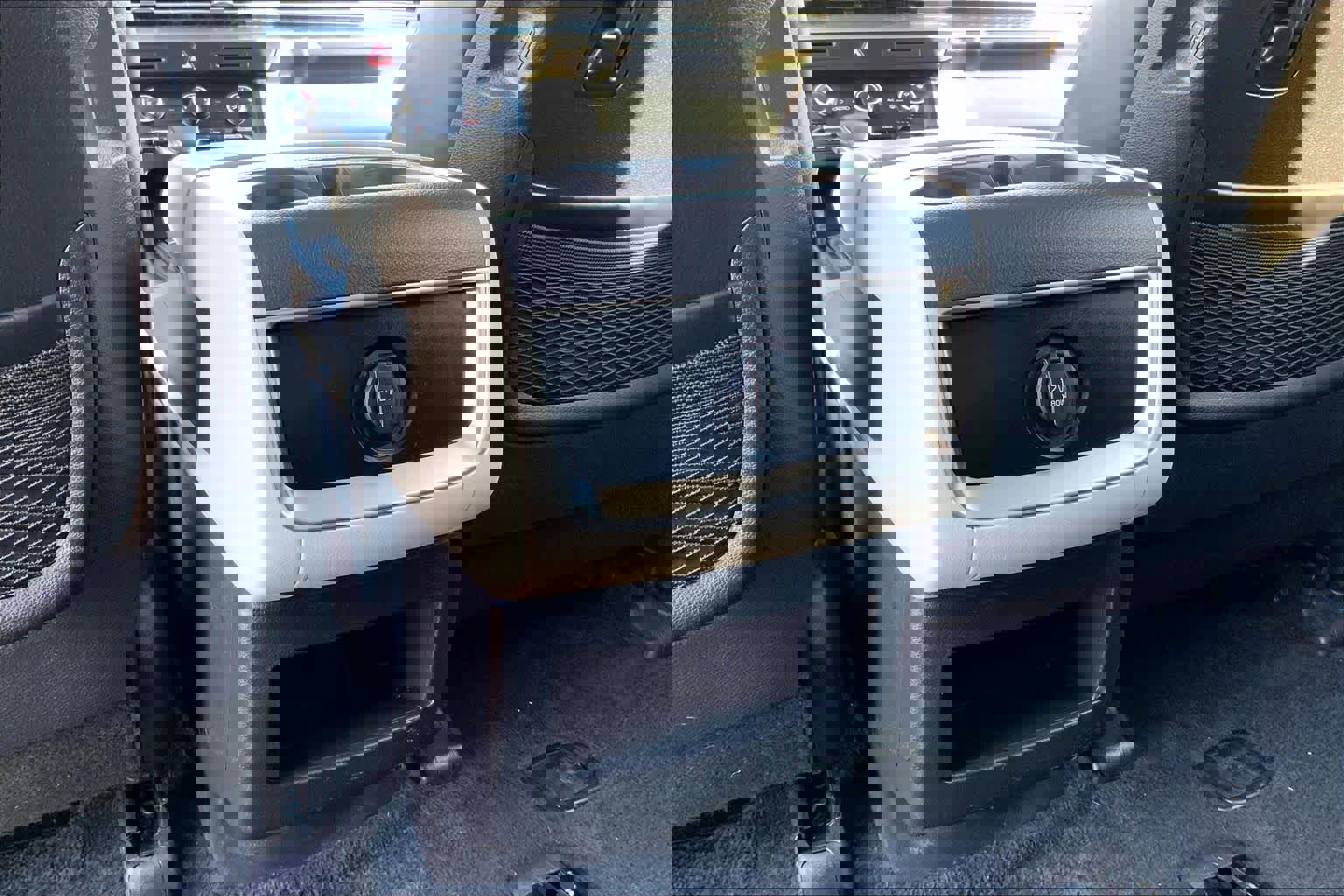 Used 2022 Kia Carnival LX image 35