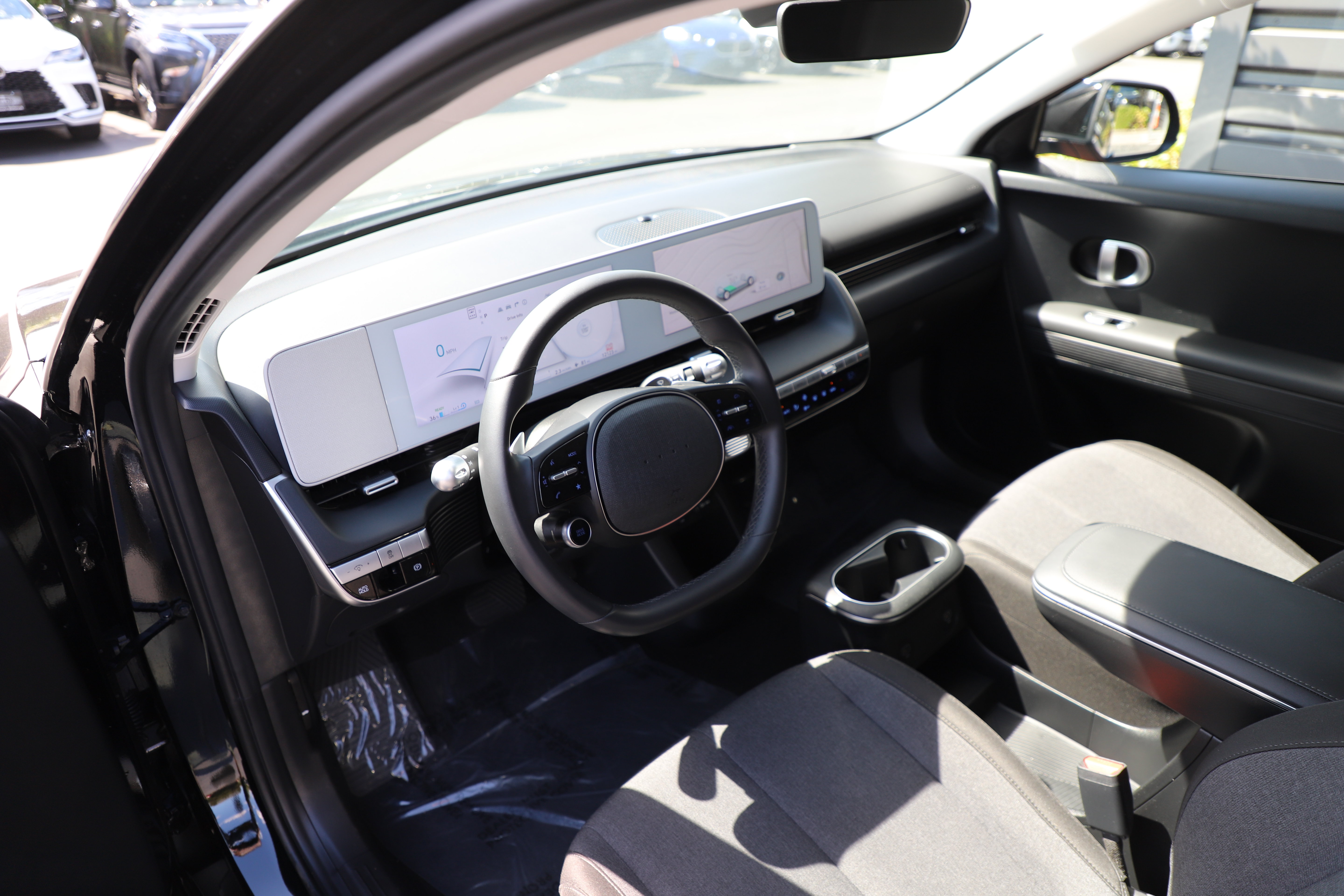Used 2024 Hyundai Ioniq 5 SE AWD/4WD image 15