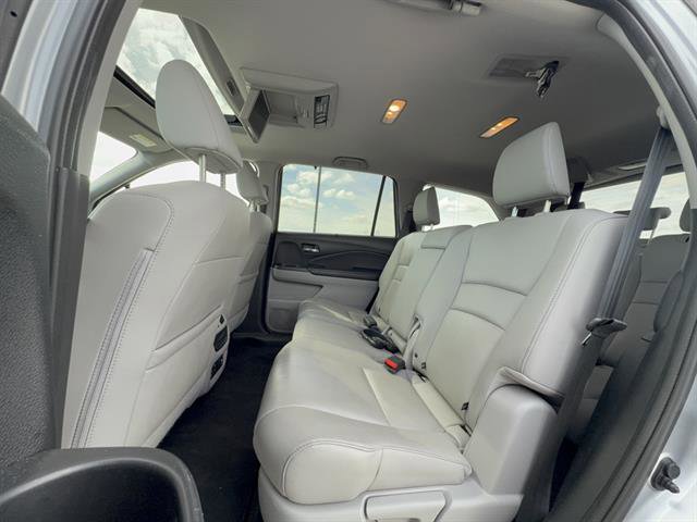 Used 2017 Honda Pilot Touring image 11
