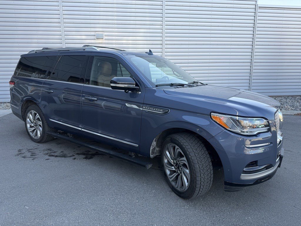 Used 2022 Lincoln Navigator L Reserve image 8
