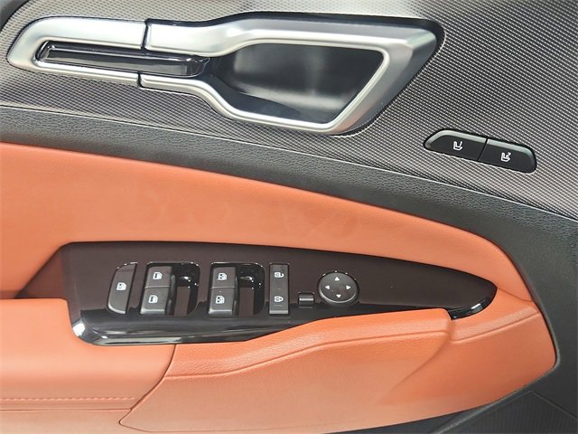 Used 2025 Kia Sportage SX image 36
