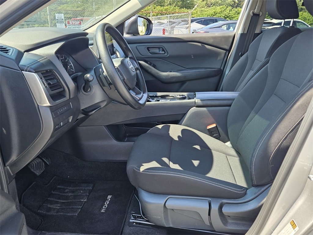 Certified 2025 Nissan Rogue S image 3