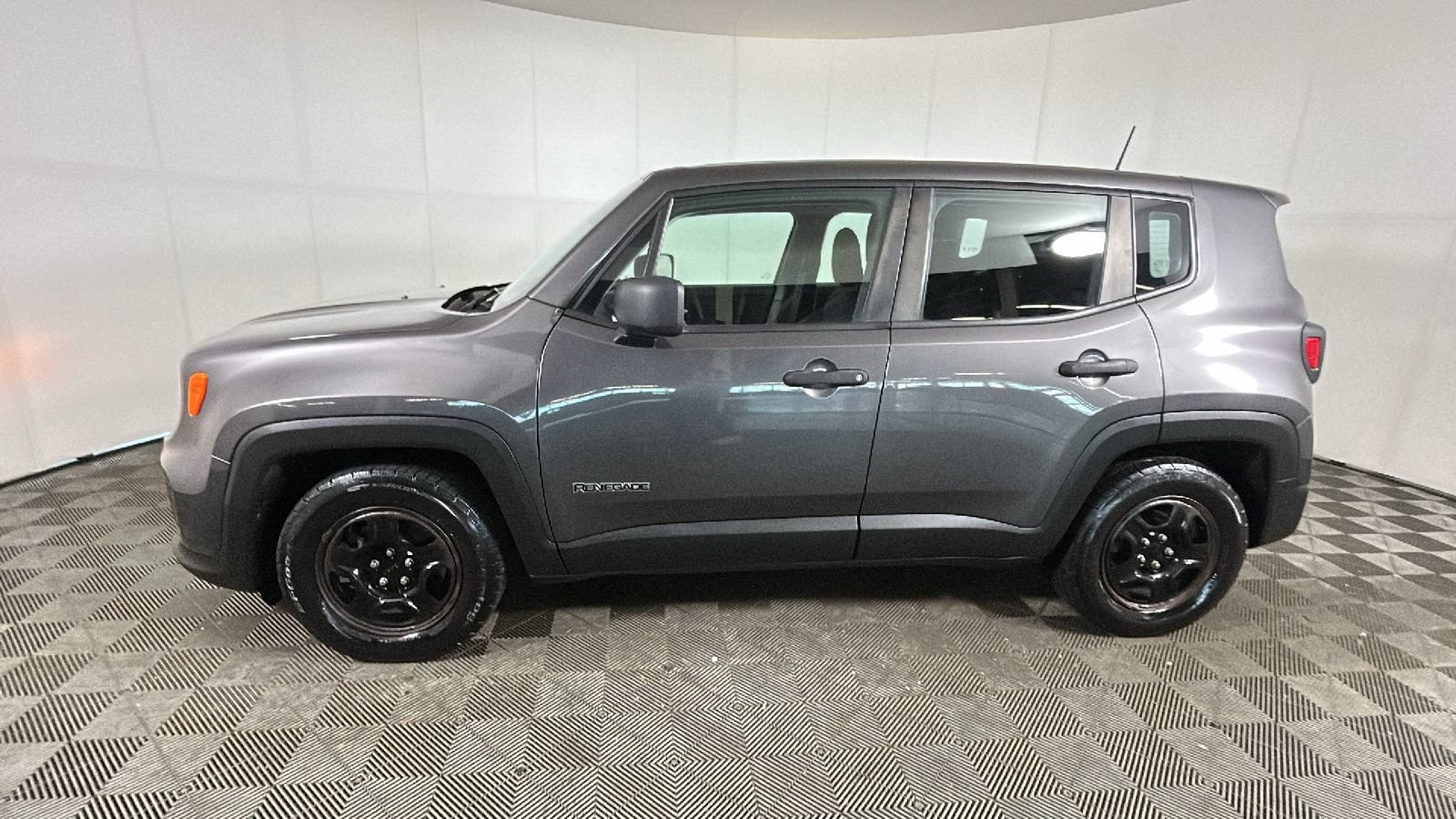 Used 2021 Jeep Renegade Sport FWD image 6