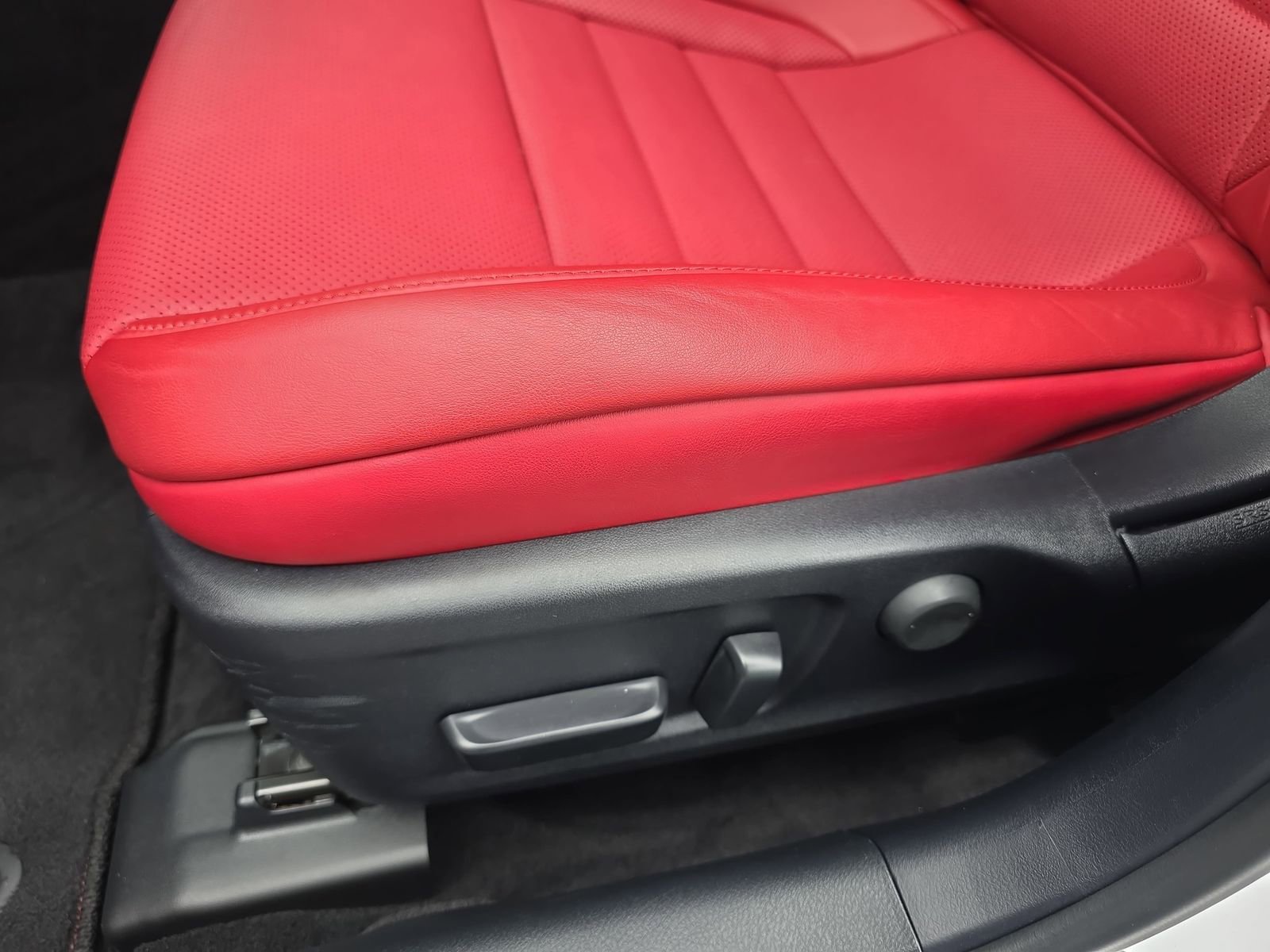 Used 2023 Lexus IS 350 F Sport w/ Navigation Package RWD image 27