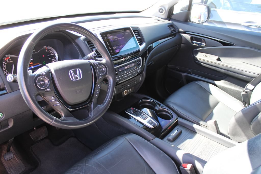 Used 2017 Honda Pilot Touring image 2