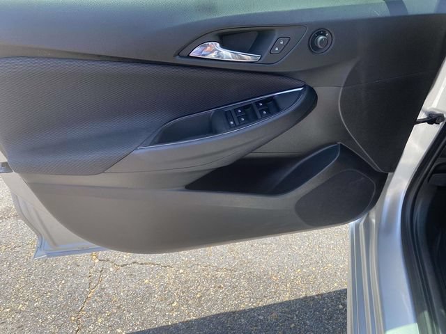 Used 2018 Chevrolet Cruze LT w/ Redline Edition FWD image 12