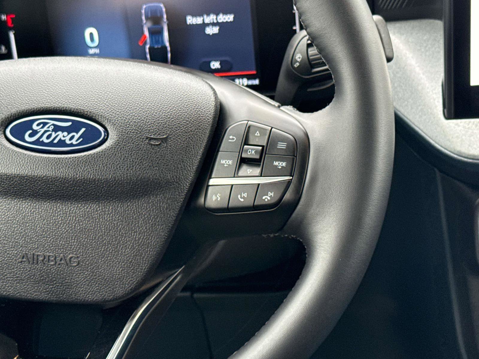 Used 2025 Ford Maverick XLT w/ XLT Luxury Package image 15