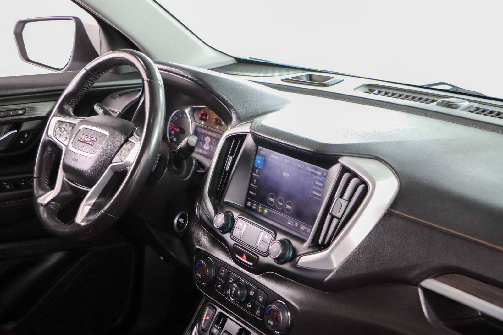 Used 2019 GMC Terrain SLT w/ Preferred Package image 23