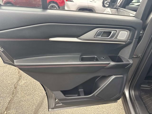 Used 2025 Ford Explorer ST image 21