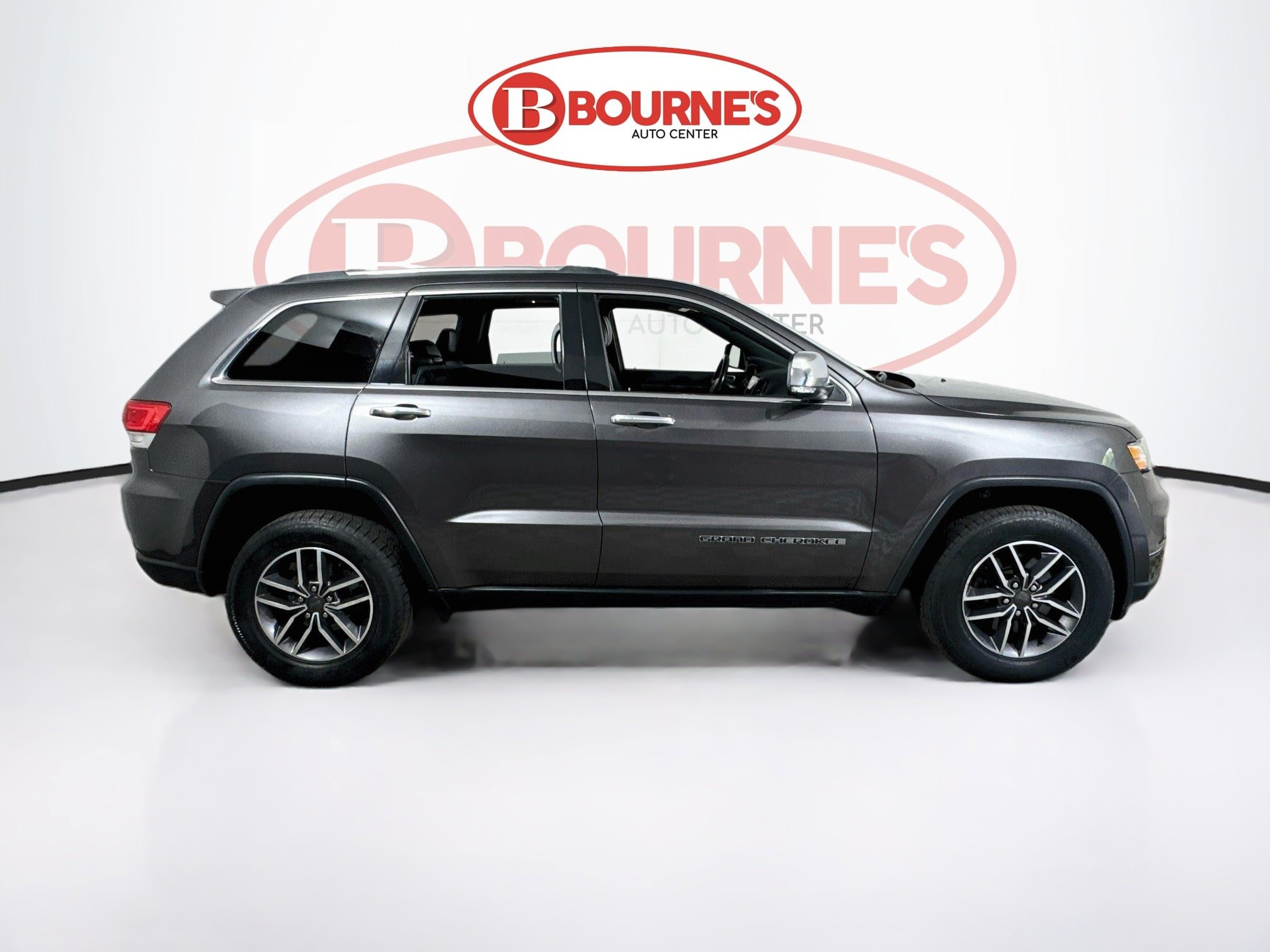 Used 2019 Jeep Grand Cherokee Limited w/ Trailer Tow Group IV AWD/4WD image 13