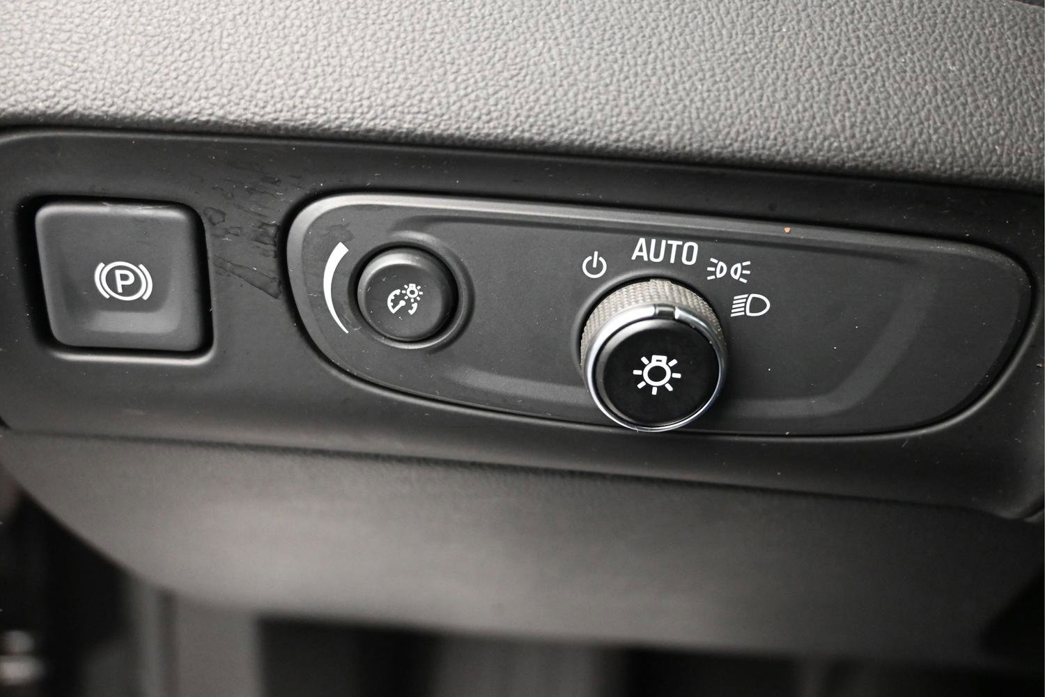 Used 2021 Buick Enclave Essence w/ Sun And Navigation Package image 16