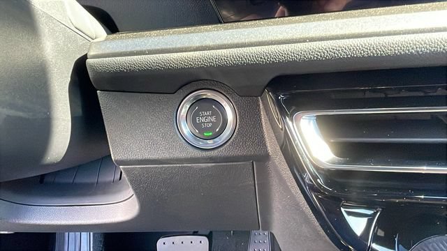 New 2026 Chevrolet Traverse LT w/ LPO, Floor Liner Package FWD image 19