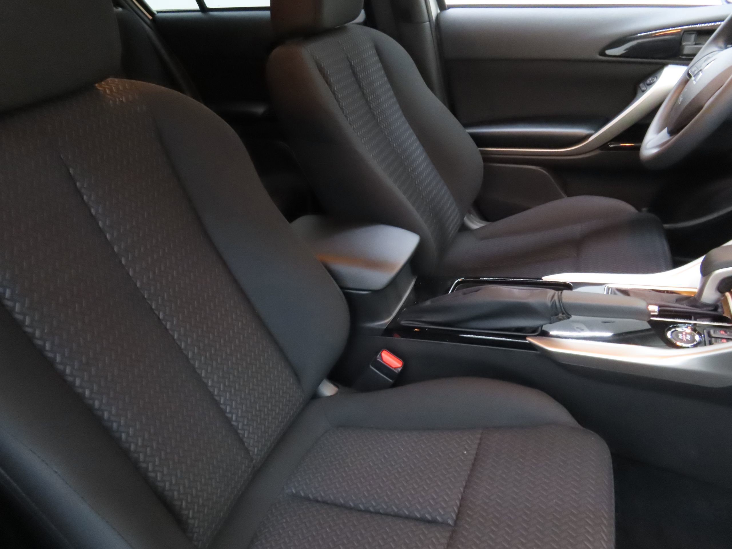 New 2025 Mitsubishi Eclipse Cross LE image 24