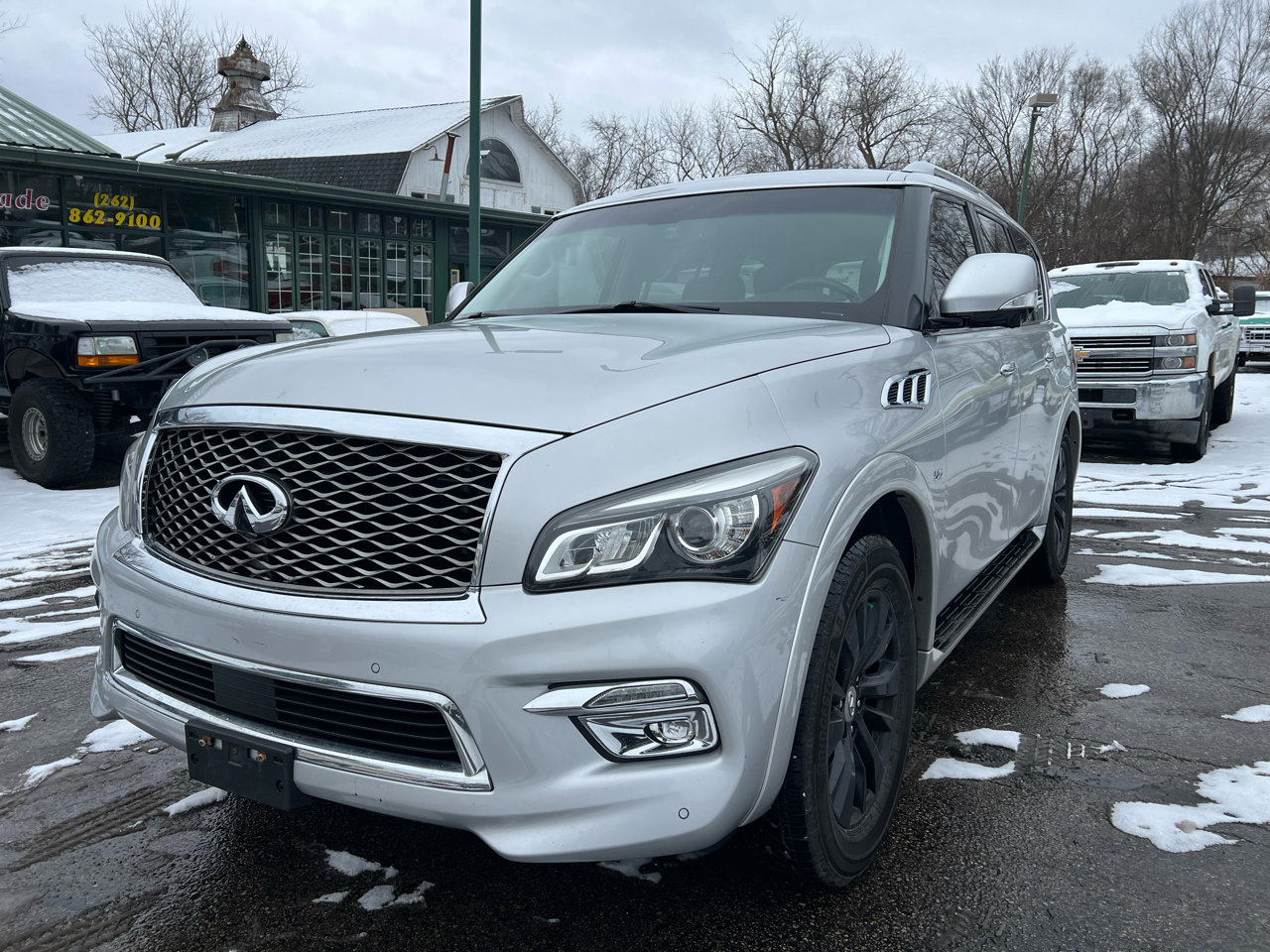 Used 2016 INFINITI QX80 4WD w/ Driver's Assistance Package image 2